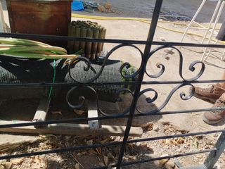 Tres rejas hierro forjado. Buen estado