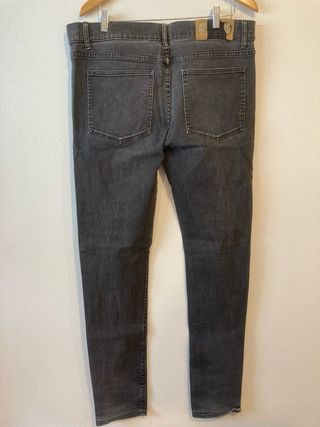 Vaqueros Cheap Monday grises