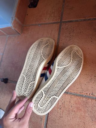 Zapatillas Adidas blancas y azules