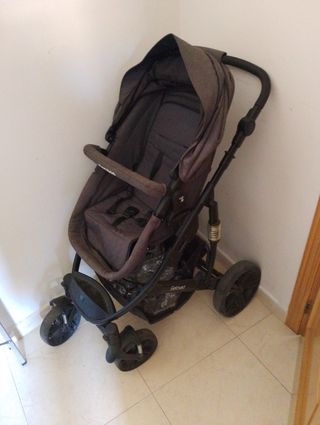 Silla paseo Bebé Kikkaboo con accesorios.