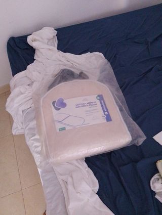 Silla paseo Bebé Kikkaboo con accesorios.