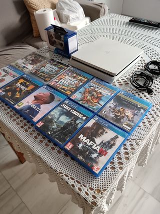 PS4 Blanca + 10 Juegos