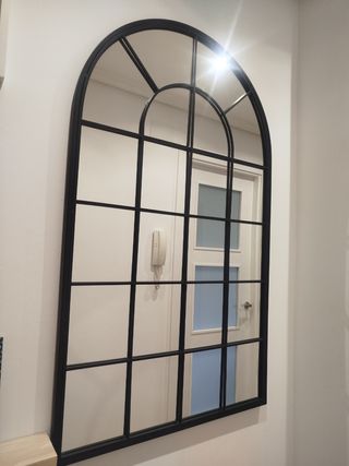 Espejo arqueado metal negro