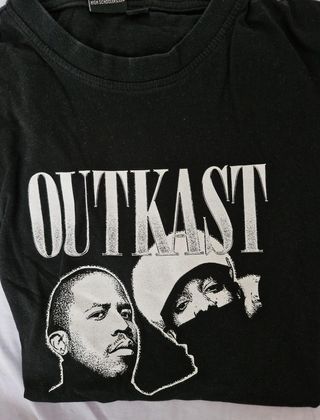 Camiseta Outkast negra