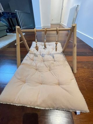 Gimnasio bebé madera Montessori de Zara Home