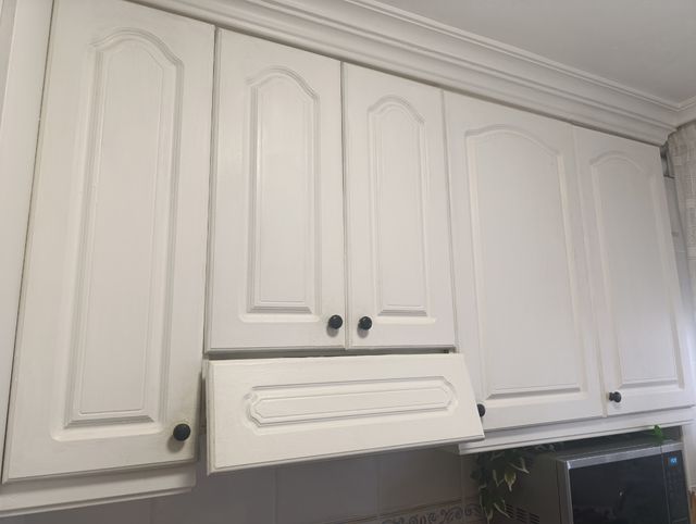 Cocina blanca completa.