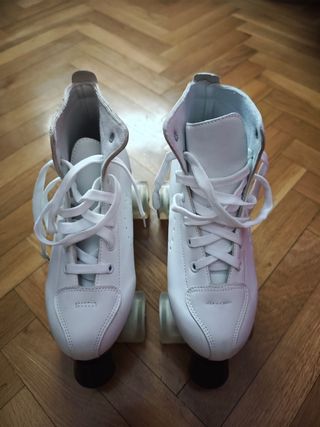Patines blancos - Roller skates talla 39.