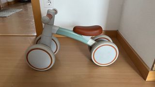 Bicicletta per bambini senza pedali
solo vendita a mano