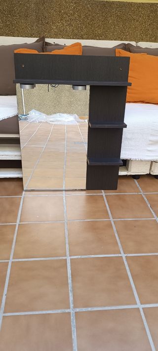 Espejo tocador con estantes