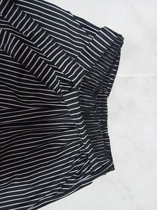 Shorts rayas blanco-negro