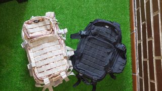 Mochila táctica 35L-camuflaje tierra 25€ 
negra20€