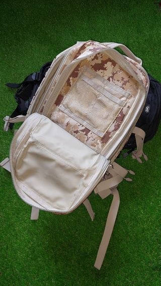 Mochila táctica 35L-camuflaje tierra 25€ 
negra20€