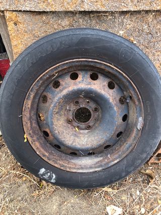 Llanta 185/65 R15 usada. 15”