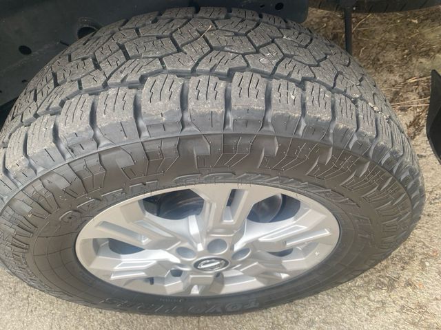 Llantas Nissan con cubiertas Michelin y Toyo Tyres