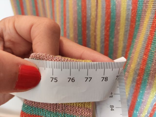 Falda tubo multicolor rayas, con hilo brillante