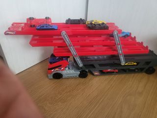 Camión transporte coches