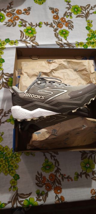 Brooks Caldera 8 - Zapatillas Trail Running Beige