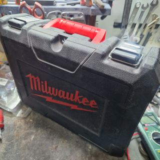 Taladro milwaukee 12v