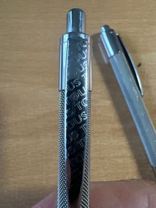 bolígrafo y portaminas metálicos Tous