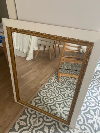 Espejo dorado y blanco 77x 99 cm