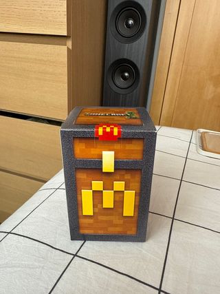 Caja Minecraft x McDonald's