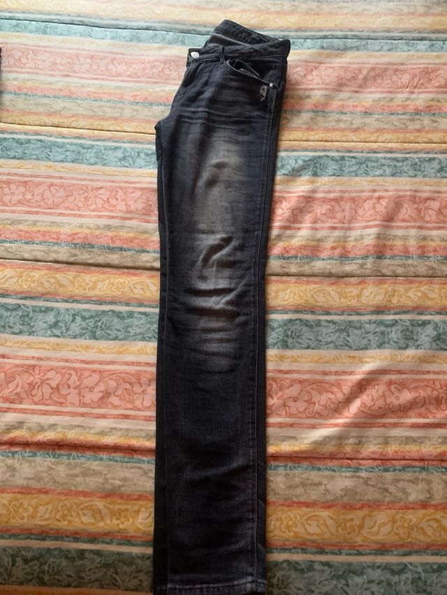 Pantalones Guess negros