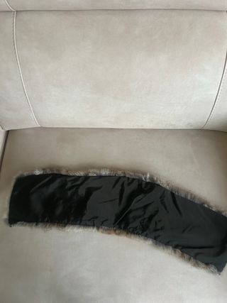 Cuello de piel: marrón y gris