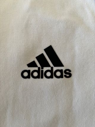 Sudadera Adidas con capucha