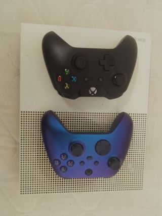 Xbox One S blanca + 2 mandos