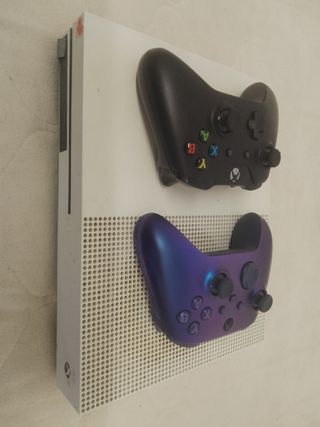 Xbox One S blanca + 2 mandos