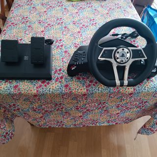 VOLANTE HURRICANE PC, PS4 Y PS3 usado dos veces