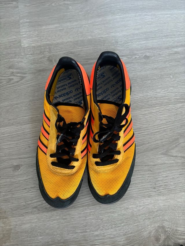 Adidas - Scarpe da ginnastica vintage
NOI 9 1/2
IO 43