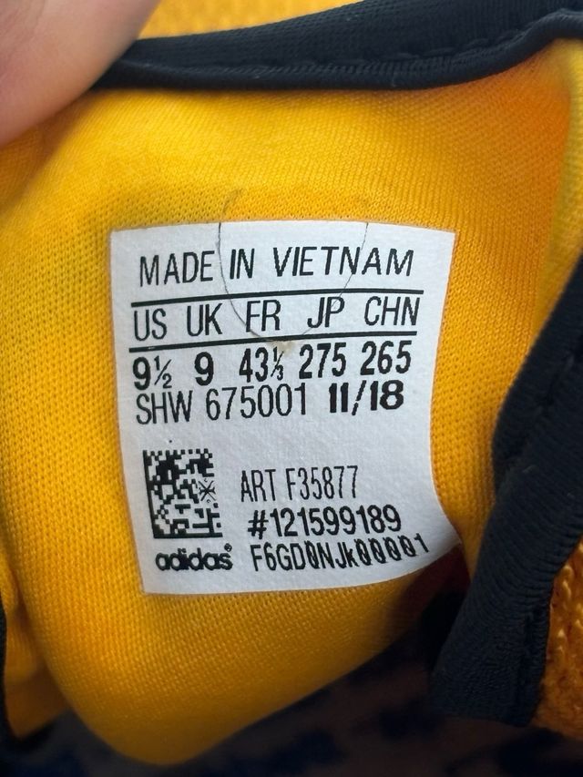 Adidas - Scarpe da ginnastica vintage
NOI 9 1/2
IO 43