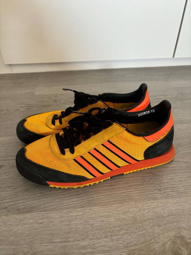 Adidas - Scarpe da ginnastica vintage
NOI 9 1/2
IO 43