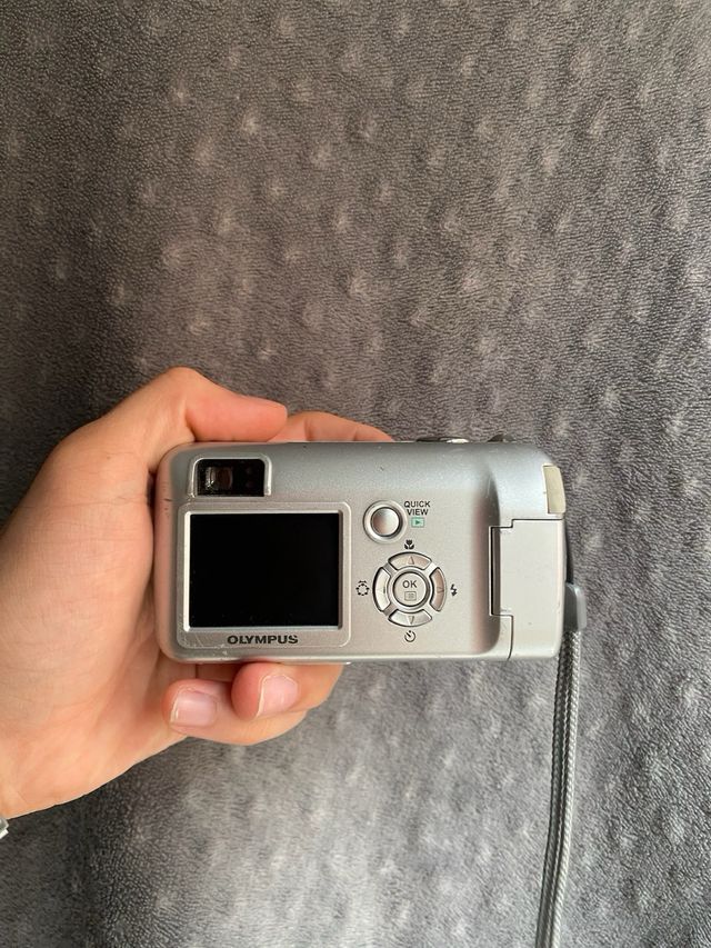 Olympus D-575 Zoom Cámara Digital