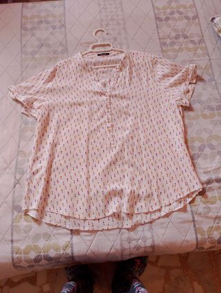 Blusa estampada blanca