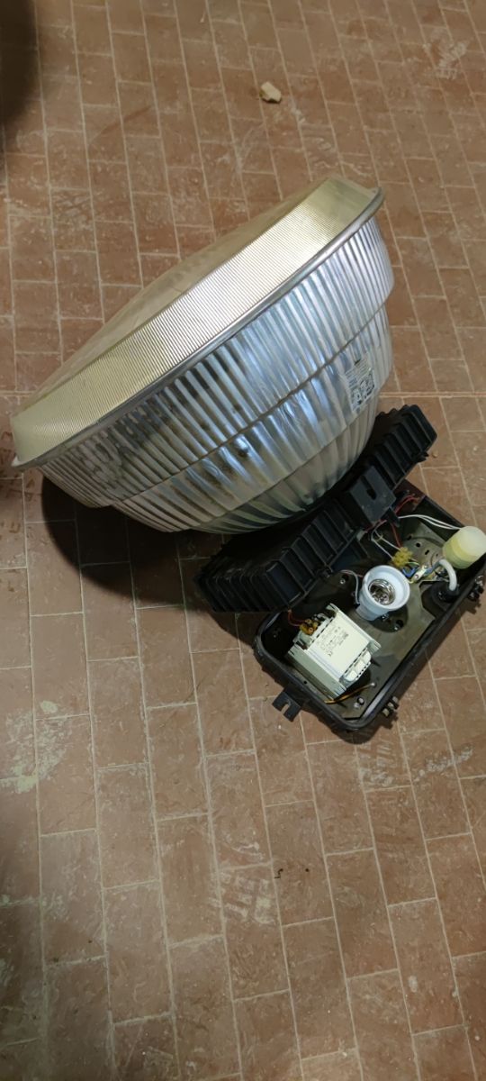 Faro industriale vintage antico