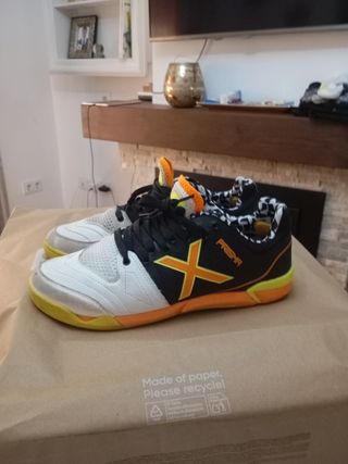 Zapatillas Munich Prisma - Blancas y Negras