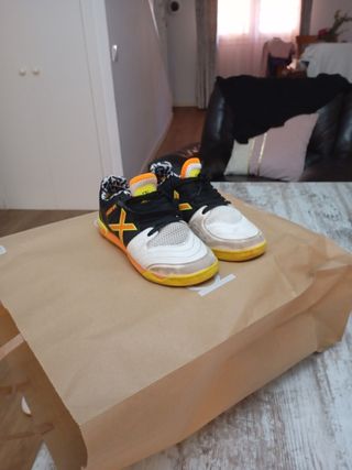Zapatillas Munich Prisma - Blancas y Negras