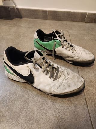 Botines Futbol Nike tiempo