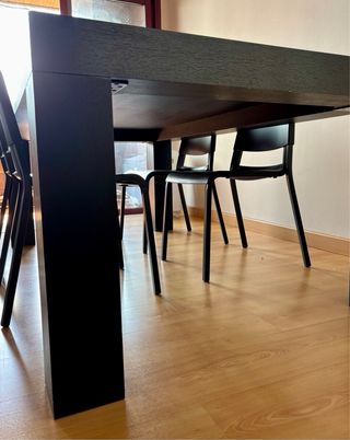 Mesa comedor negra