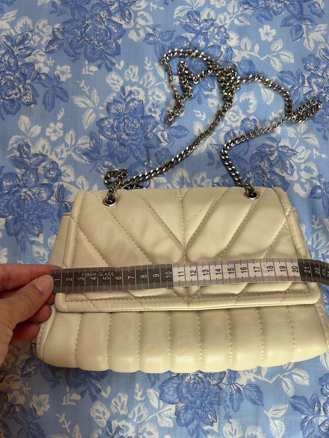 Bolso Pull & Bear beige