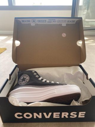 Converse grises plataforma con detalles en plata. 