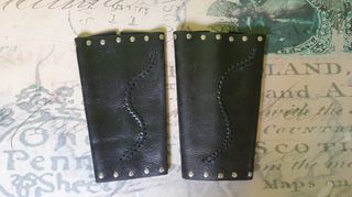 2 BRAZALES CUERO