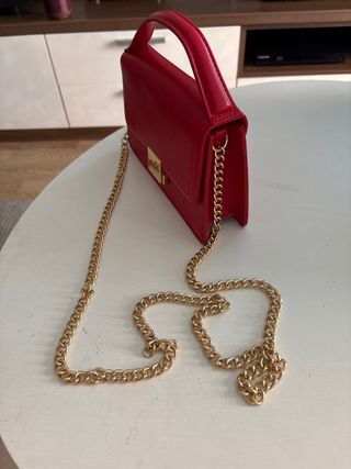Bolso rojo Stradivarius