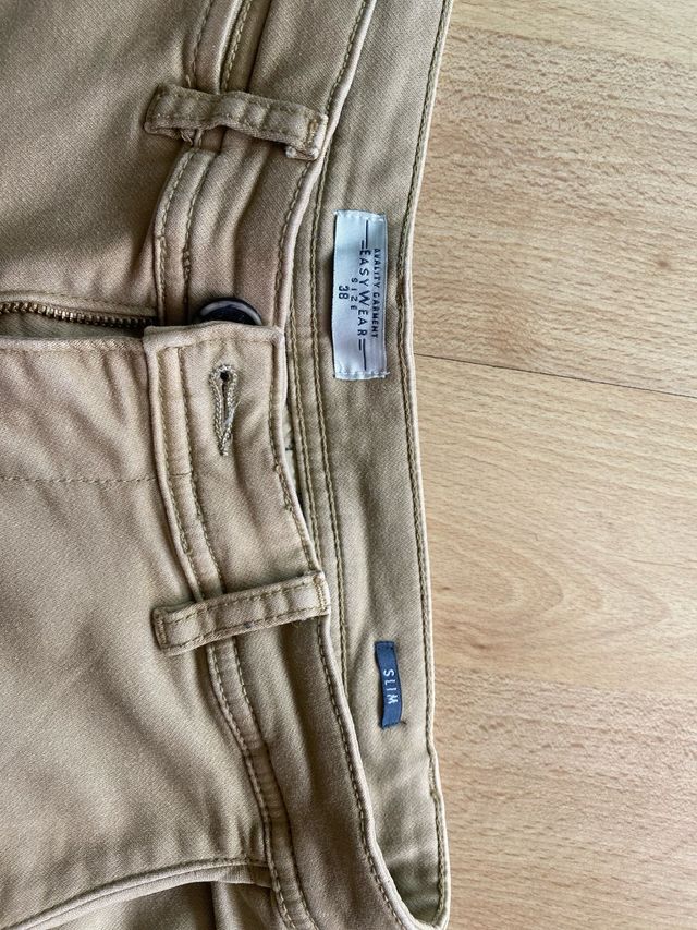 Pantalón chino beige elástico