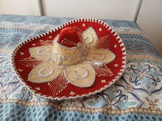 Sombrero Mexicano Rojo y Dorado