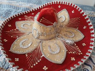 Sombrero Mexicano Rojo y Dorado