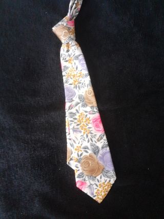 Corbata floral multicolor