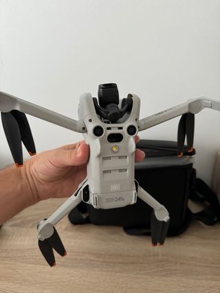 DJI Mini 4 Pro - Combinazione Fly More